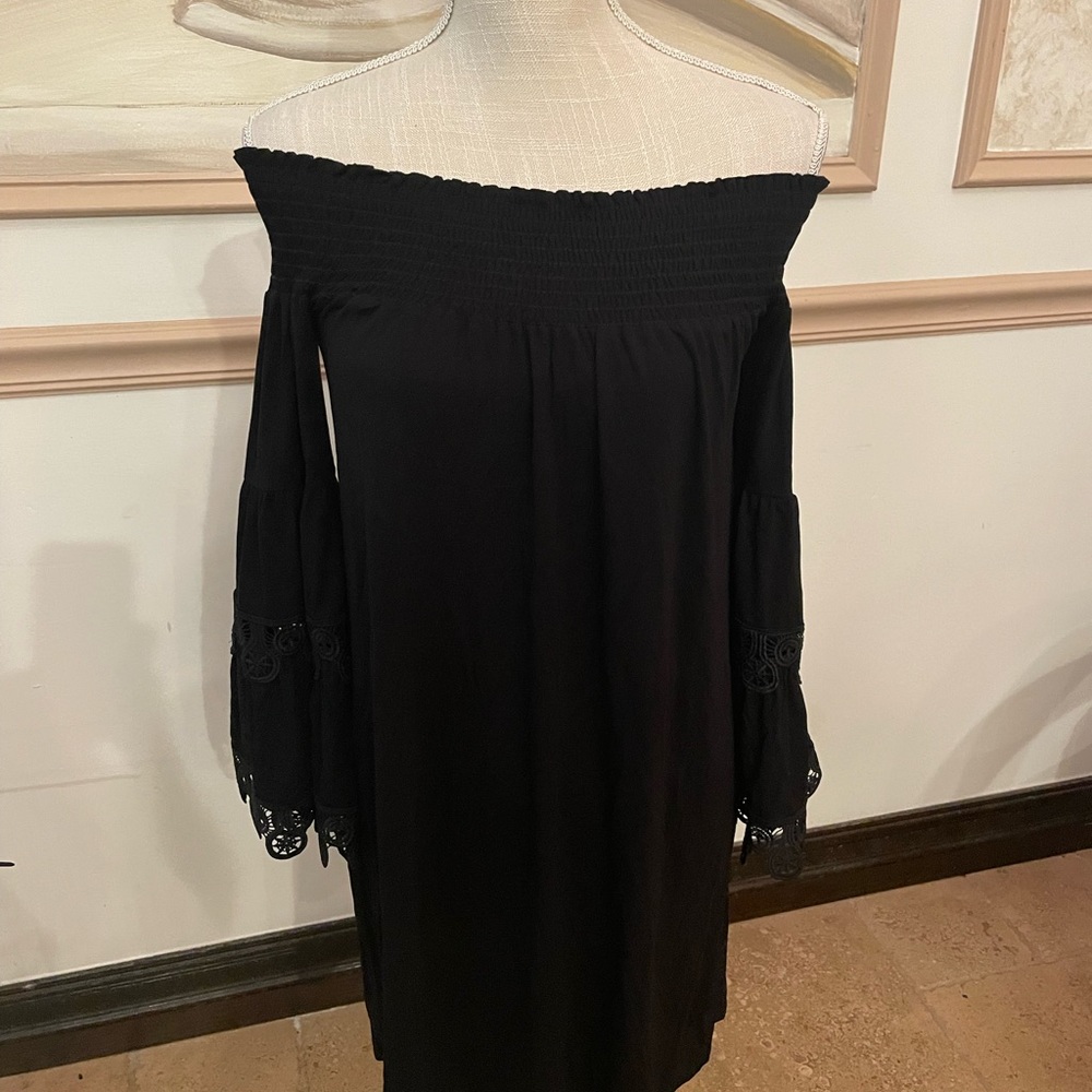 Black cover up off the shoulder or on with lathe pretty bell sleeves